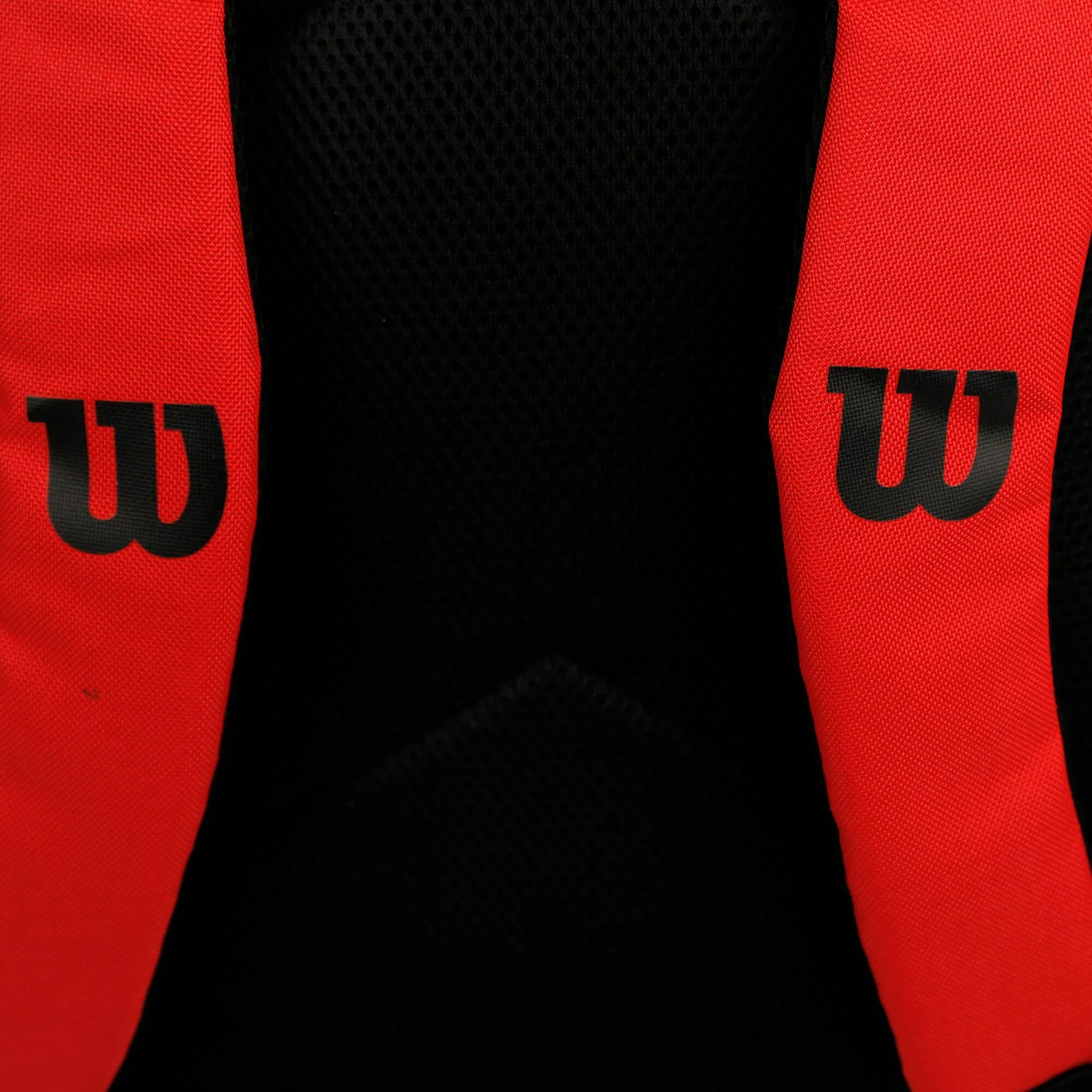 Wilson EMEA Reflective Zaino Edizione Speciale - Rosso, Nero 8 Wilson EMEA Reflective Zaino Edizione Speciale - Rosso, Nero - immagine 6